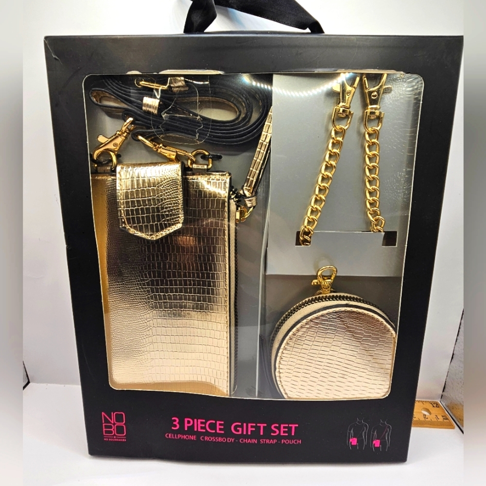 The No Boundaries Women's Gold Crossbody Chain and Pouch Gift Set